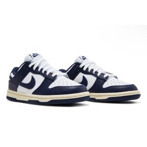 Women's Nike dunks - vintage navy